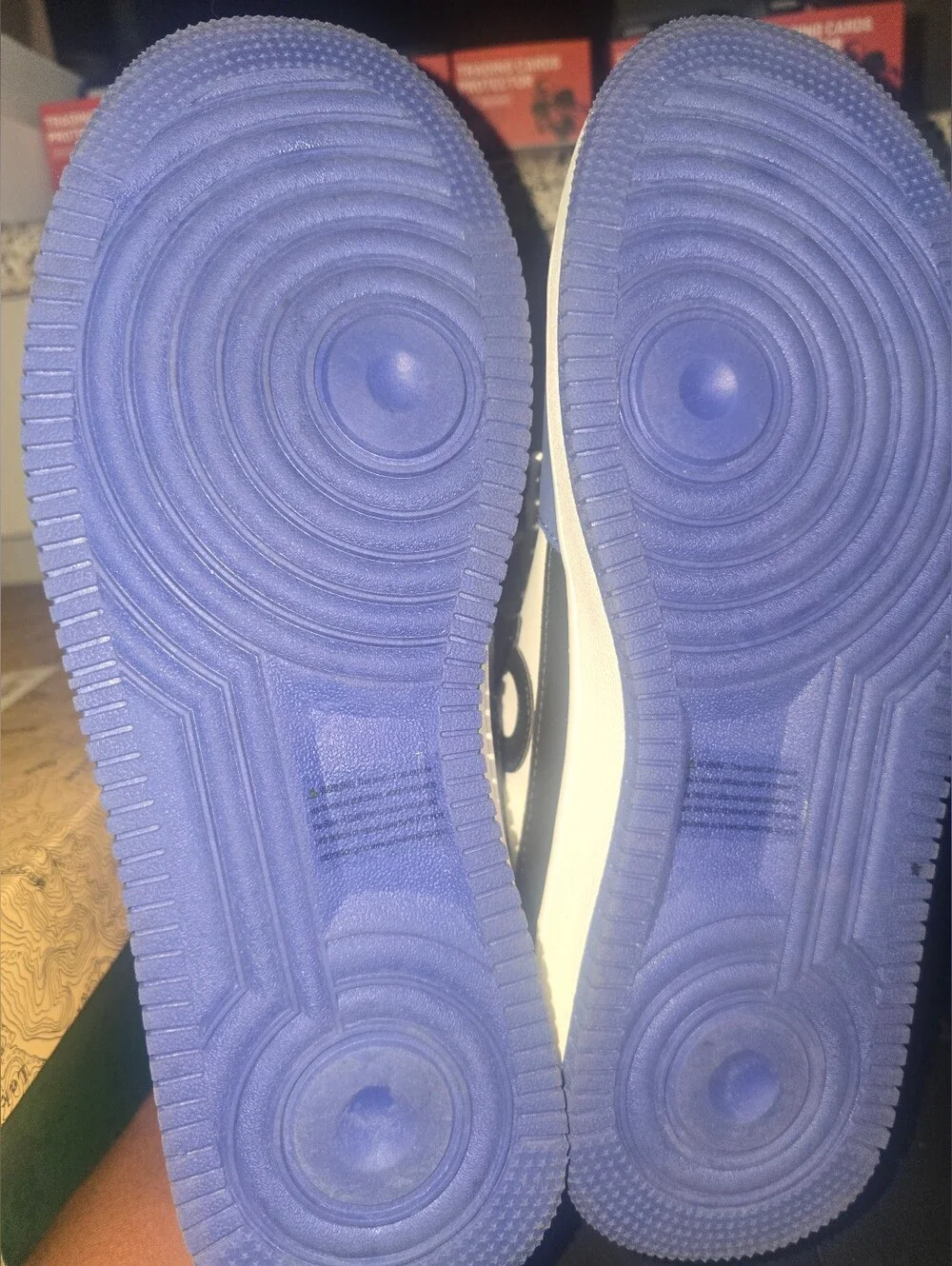True Religion Men’s White and Blue Low-Top Sneakers